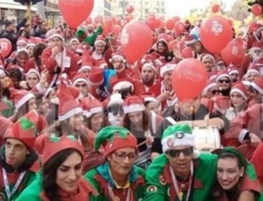 Άγιοι Βασίληδες πλημμύρισαν τους δρόμους των Χανίων (φωτο)